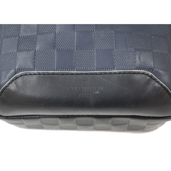 Louis Vuitton Avenue Sling Bag - Picture 5 of 15